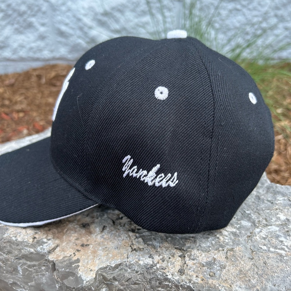 Yankees hat - Picture 2 of 5